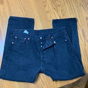 Men’s Levi’s 501 jeans in size 40x30.